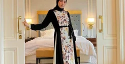 Simple yang Elegan! Ini Dia OOTD Vicky Alaydrus Hijab